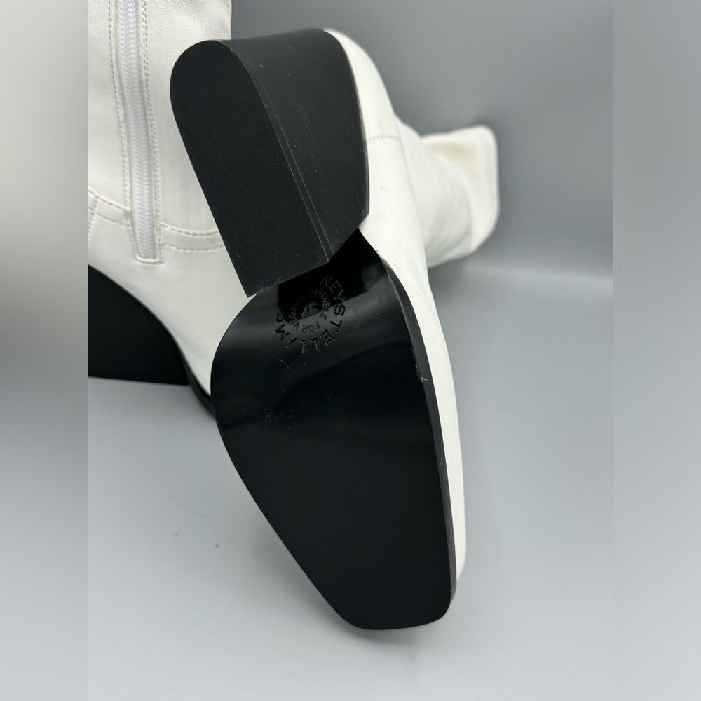 STELLA MCCARTNEY
WHITE COWBOY ANKLE BOOTS Size 37 - Picture 4 of 8